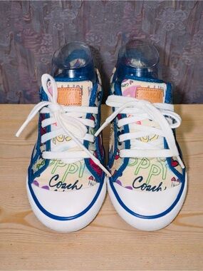 Coach Poppy Barrett 6B Women’s Graffiti Comfort Sneakers EUC